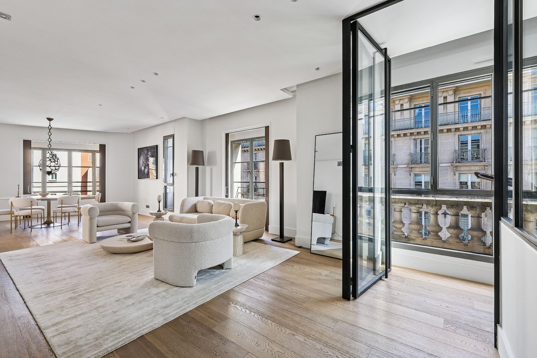 Apartment in Elysées-Madeleine, Paris 8e Arrondissement, Paris 2 - 17311180