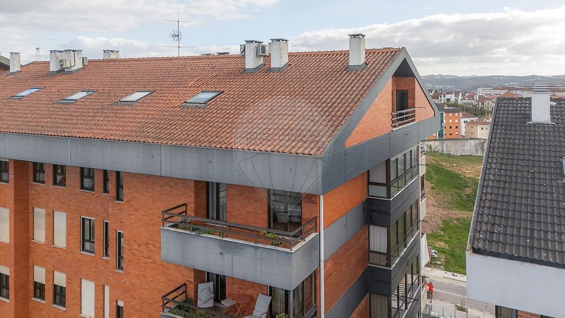 Apartment in Santo Antonio dos Olivais, Coimbra District, Portugal 2 - 17310312