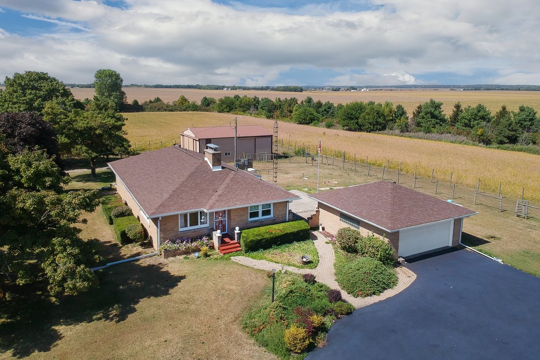House in Le Roy, Illinois, United States 4 - 17318696