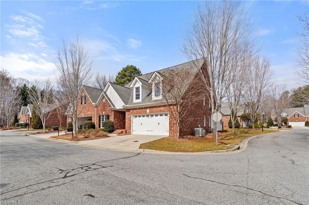 Condo in Greensboro, North Carolina, United States 1 - 17315525