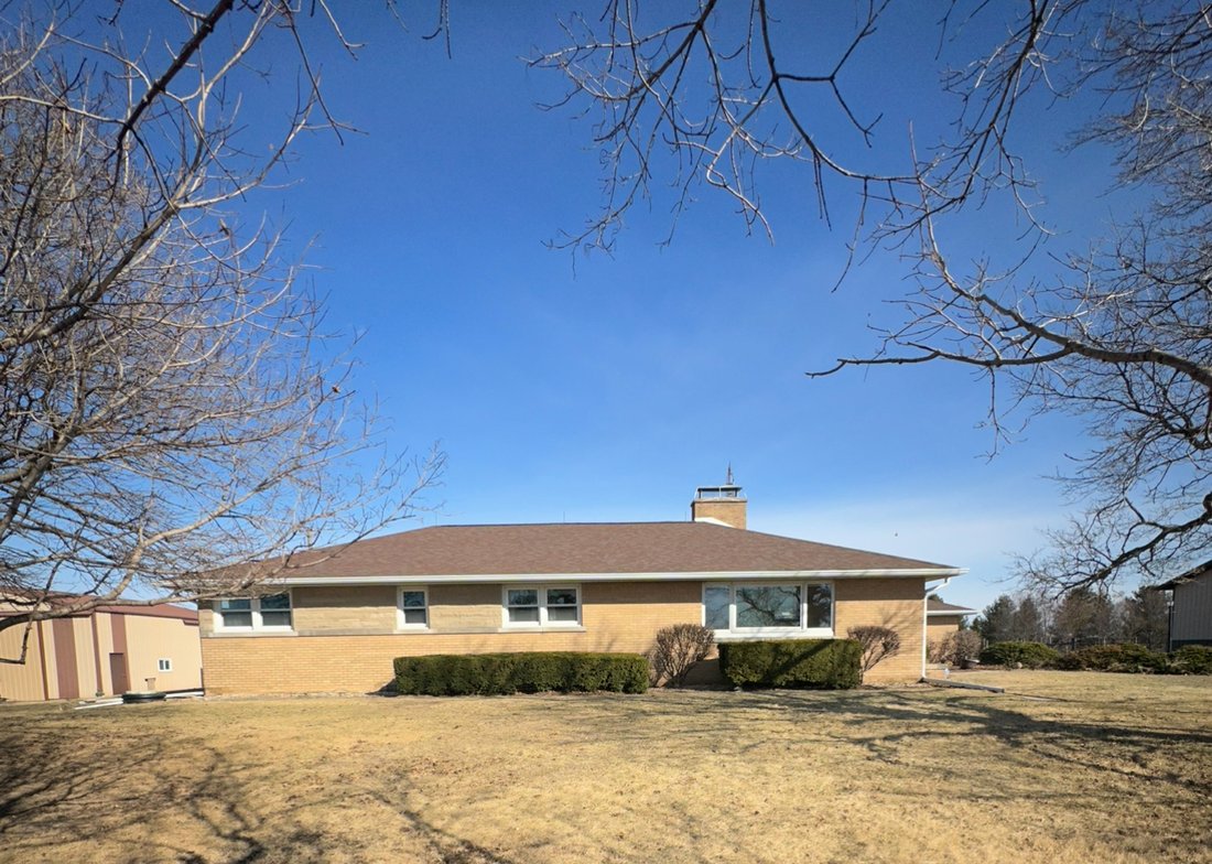 House in Le Roy, Illinois, United States 1 - 17318696
