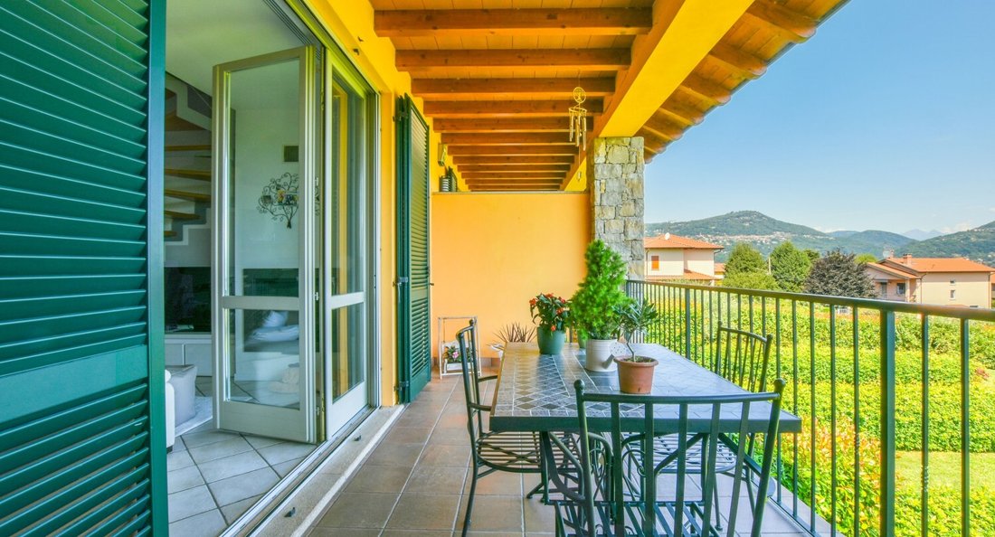 Apartment in Ranco, Lombardy, Lombardy, Italy 5 - 17312720