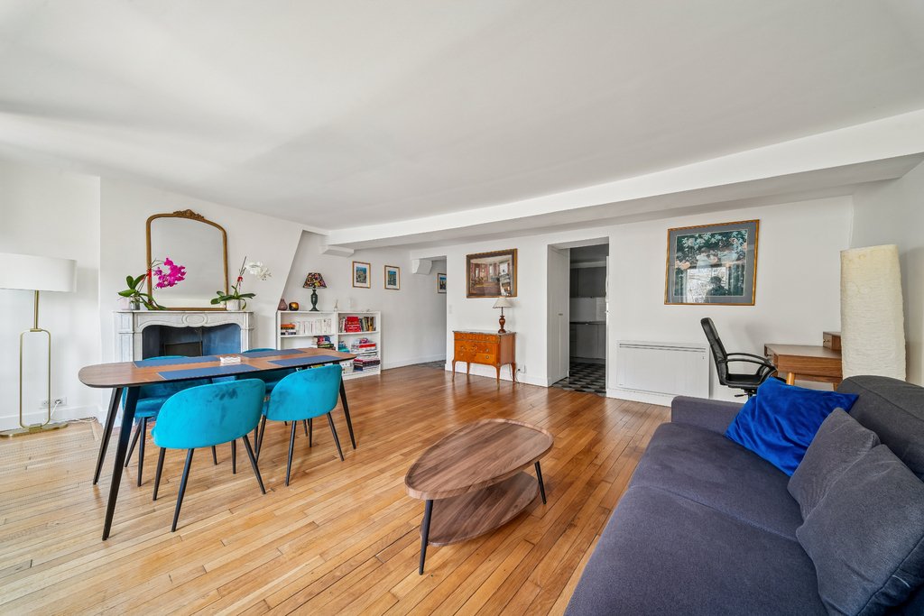 Apartment in Saint Thomas d'Aquin, Paris 7e Arrondissement, Paris 3 - 17321331