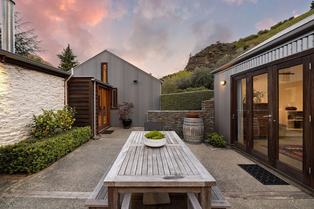Queenstown, Otago, New Zealand 5 - 17323285