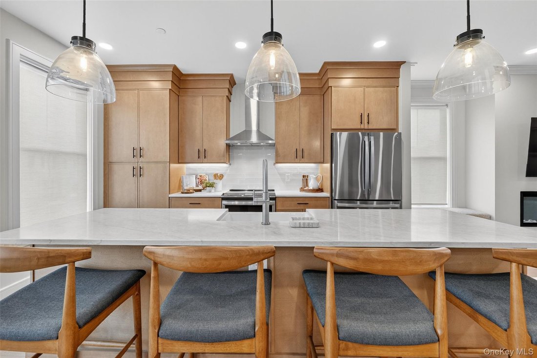 Condo in Yorktown Heights, New York, United States 4 - 17312433