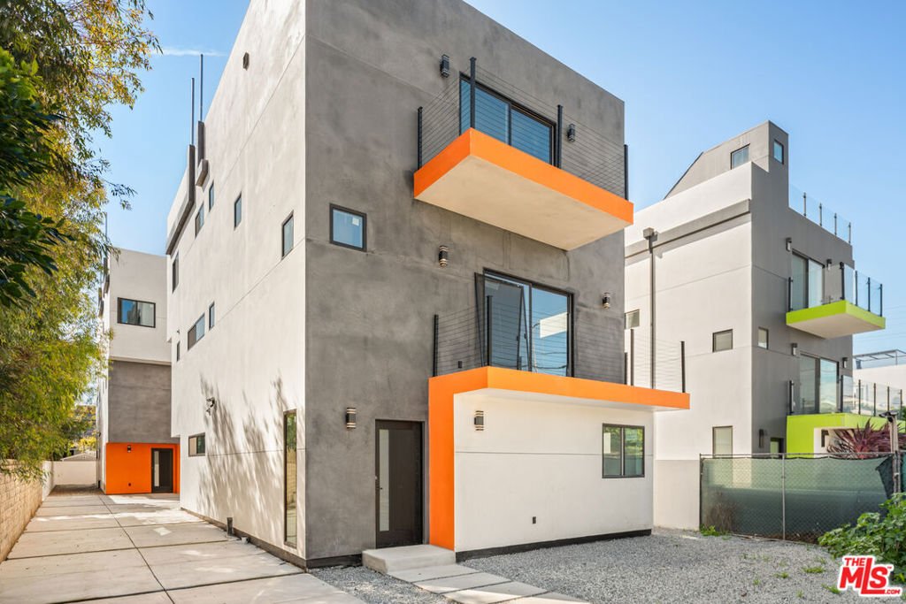 Los Angeles, California, United States 1 - 17312533