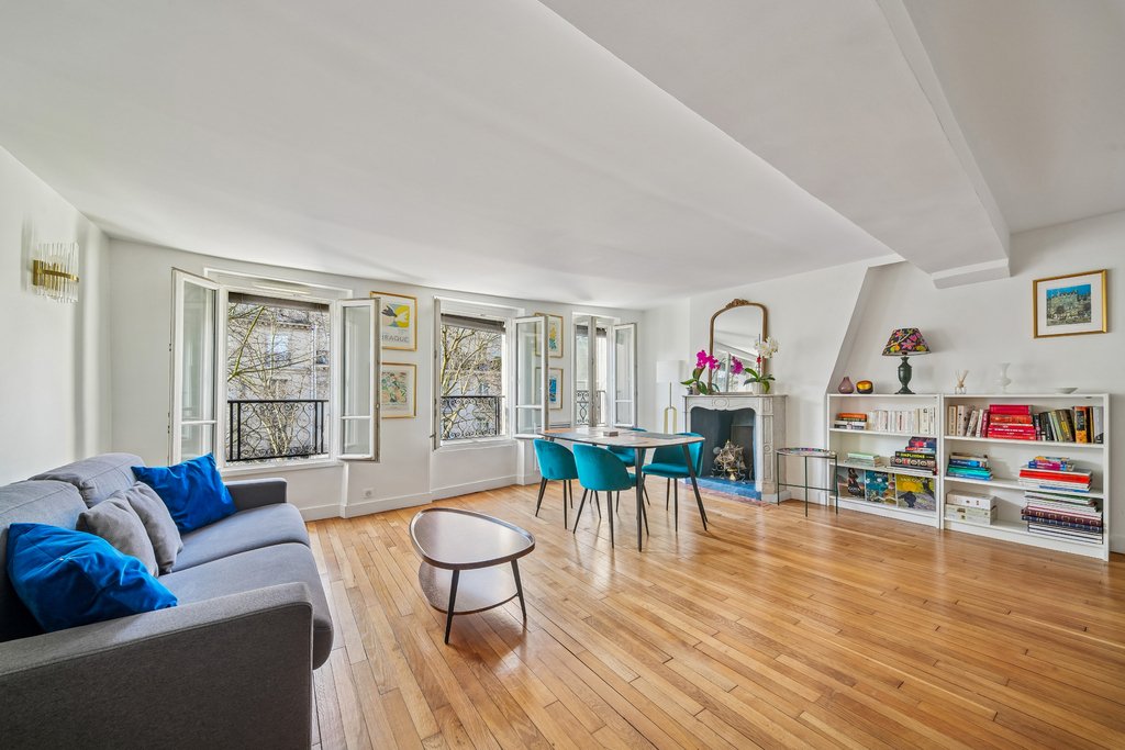 Apartment in Saint Thomas d'Aquin, Paris 7e Arrondissement, Paris 1 - 17321331