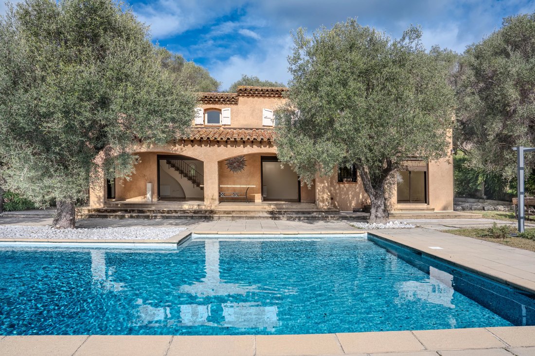Villa in Mougins, Provence-Alpes-Côte d'Azur, France 1 - 17311424