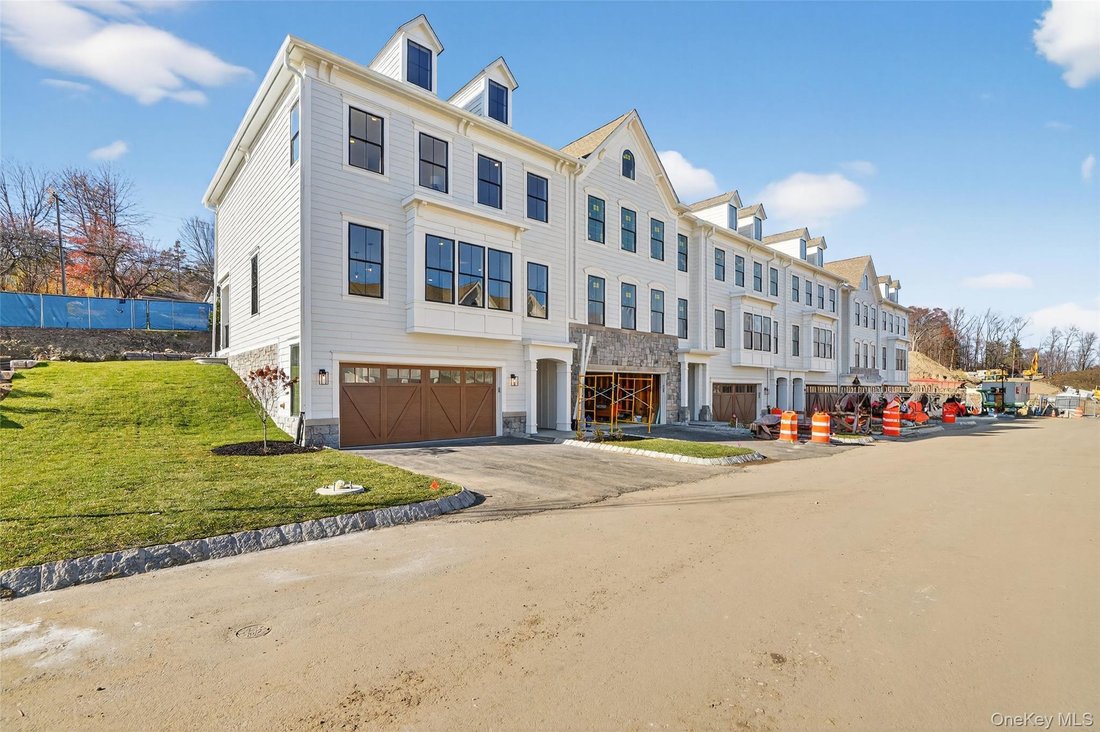 Condo in Yorktown Heights, New York, United States 2 - 17312433