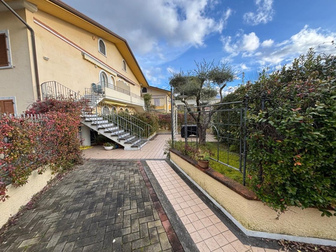 Apartment in Licciana Nardi, Tuscany, Italy 1 - 17310219