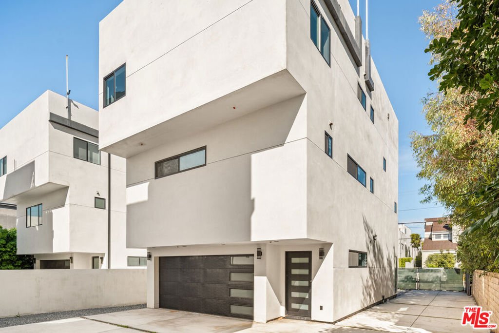 Los Angeles, California, United States 4 - 17312533