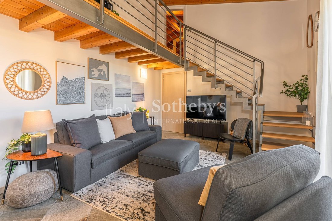 Apartment in Lungo Lago-Centro, Lecco, Lombardy 4 - 17317103
