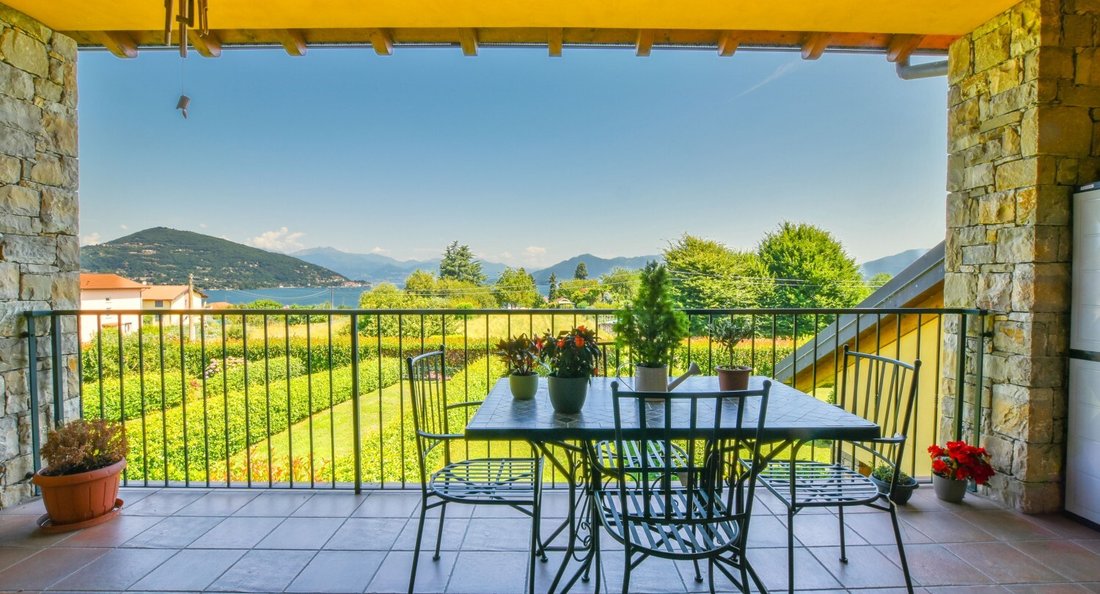 Apartment in Ranco, Lombardy, Lombardy, Italy 4 - 17312720
