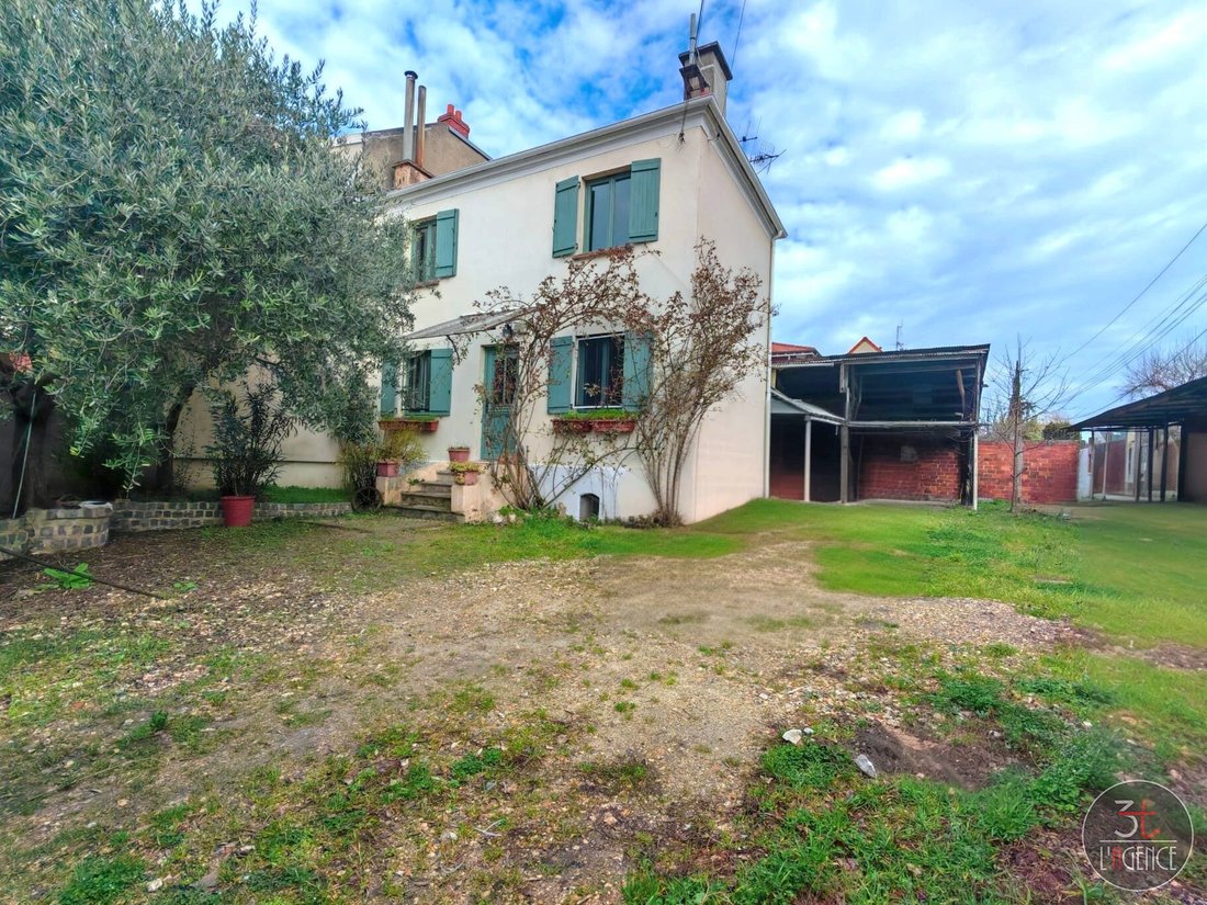 House in Fontenay-sous-Bois, Ile-de-France, France 1 - 17319639
