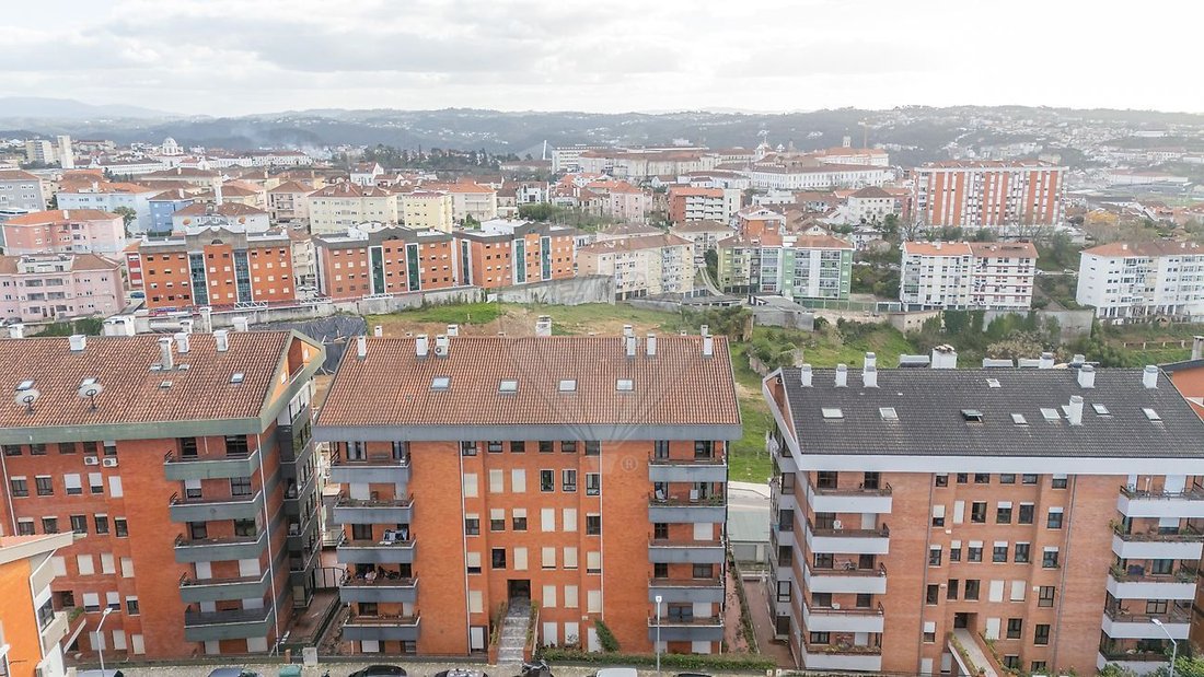 Apartment in Santo Antonio dos Olivais, Coimbra District, Portugal 3 - 17310312