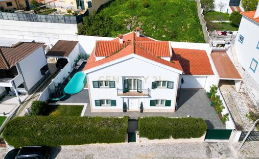 Villa in Ramada e Canecas, Lissabon, Portugal 1