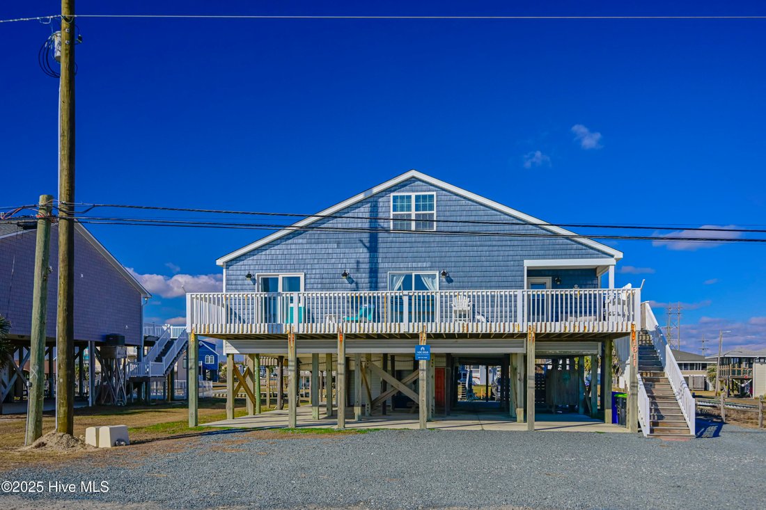House in North Topsail Beach, North Carolina, United States 1 - 17318997