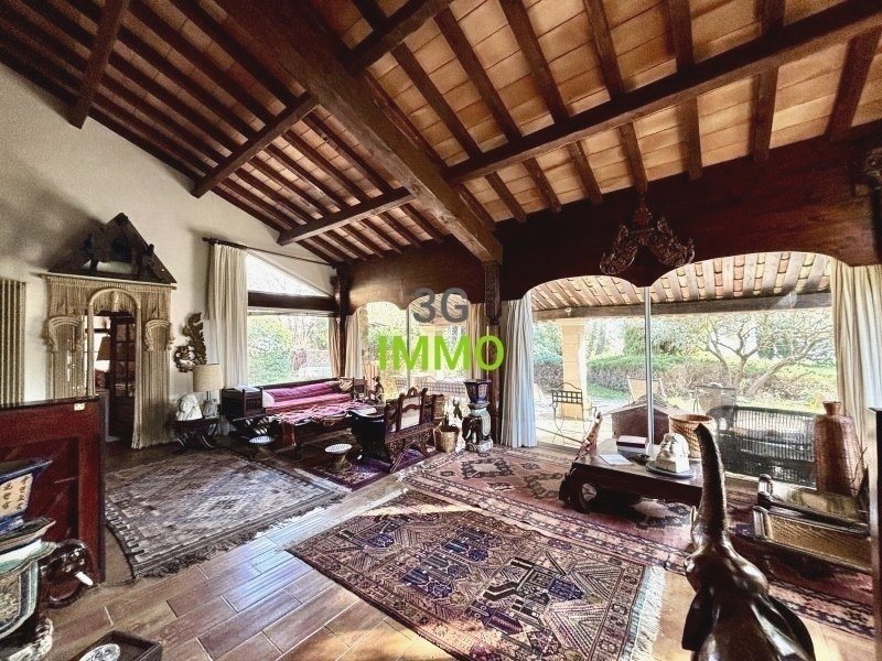 Estate in Uzès, Occitania, France 2 - 17311108
