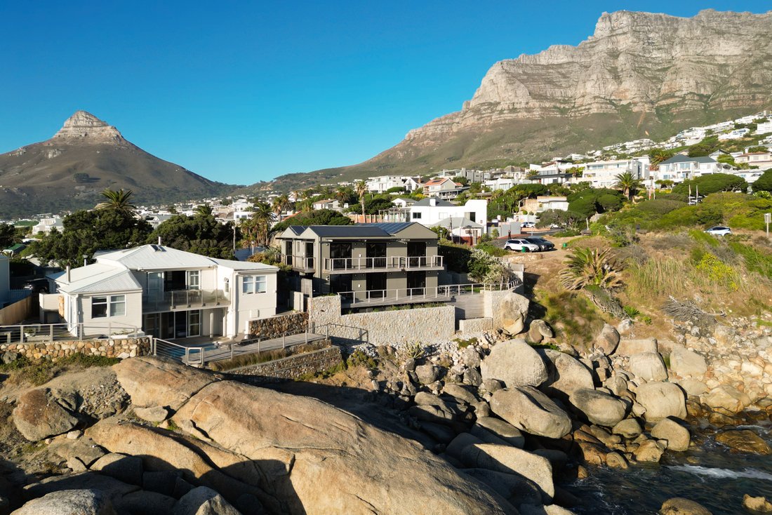 Country House in Camps Bay, Cape Town, South Africa 3 - 17321487