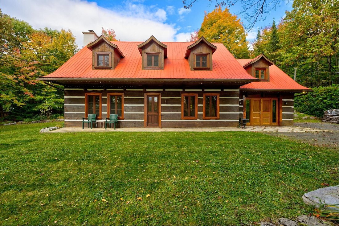 House in Sainte-Anne-des-Lacs, Quebec, Canada 1 - 17314582