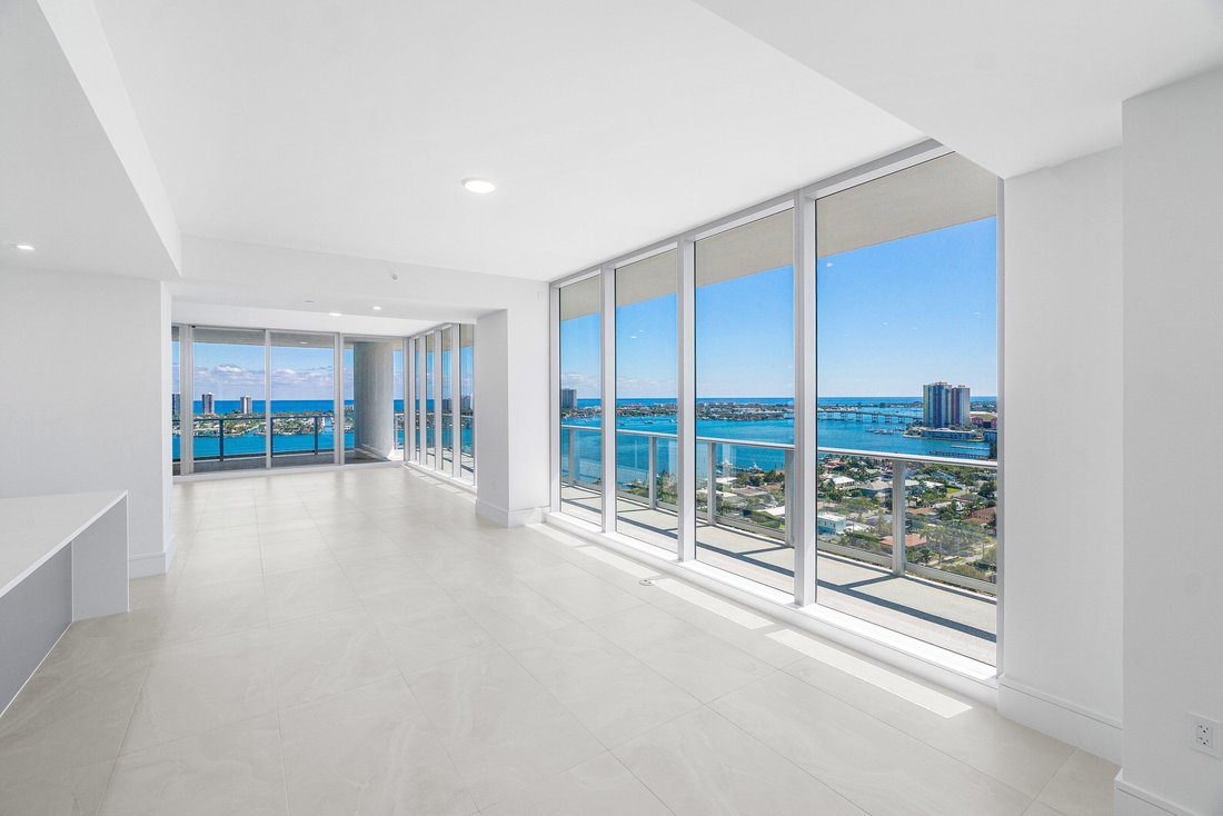 Condo in Lake Park, Florida, United States 4 - 17312711