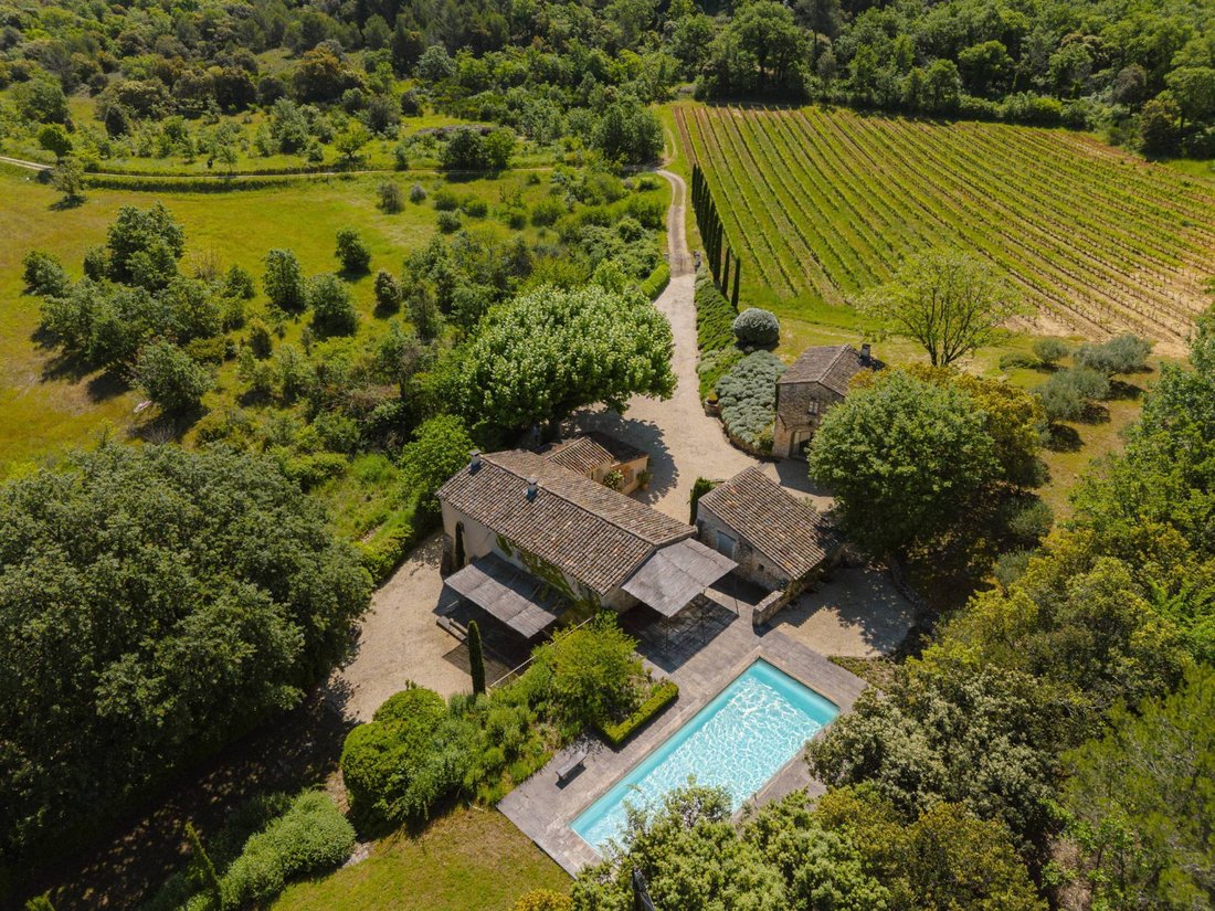 House in Ménerbes, Provence-Alpes-Côte d'Azur, France 1 - 17313247