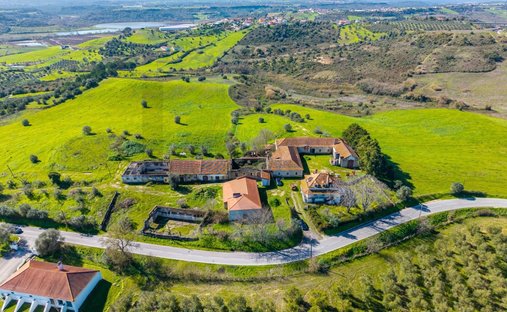 Stadthaus in Achete, Azoia de Baixo e Povoa de Santarem, Distrikt Santarém, Portugal 1