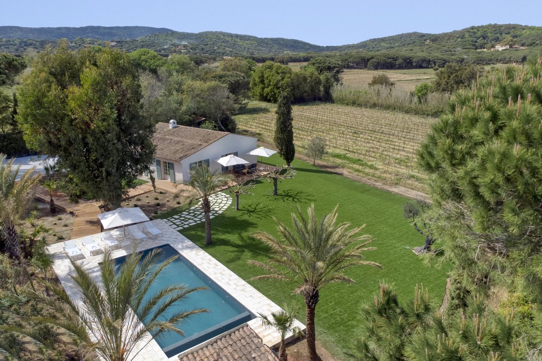 Villa in Ramatuelle, Provence-Alpes-Côte d'Azur, France 2 - 17298032
