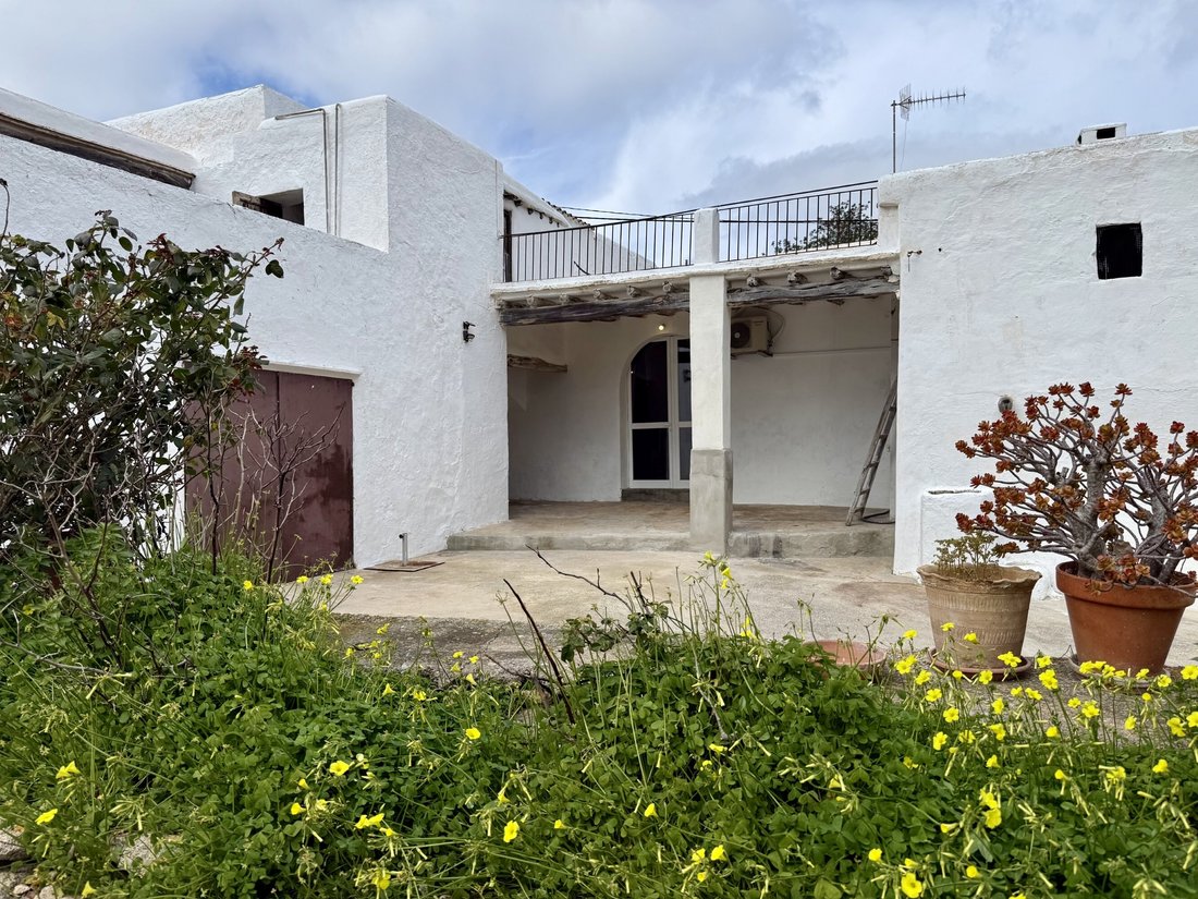 Finca in Es Cubells, Sant Josep de sa Talaia, Balearic Islands 1 - 16923855