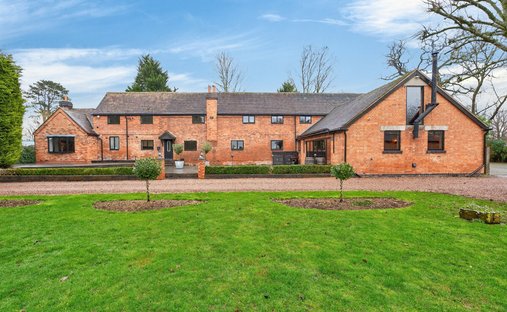 Country House in Claines, Worcester, England 1