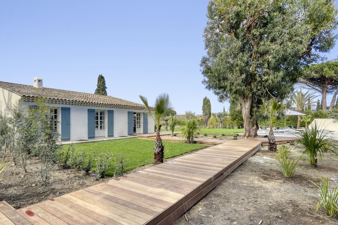 Villa in Ramatuelle, Provence-Alpes-Côte d'Azur, France 4 - 17298032