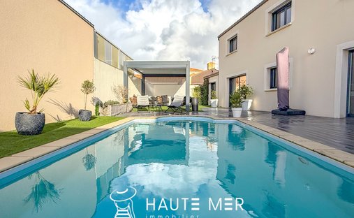 House in Gare-Saint Michel, Les Sables-d'Olonne, France 1