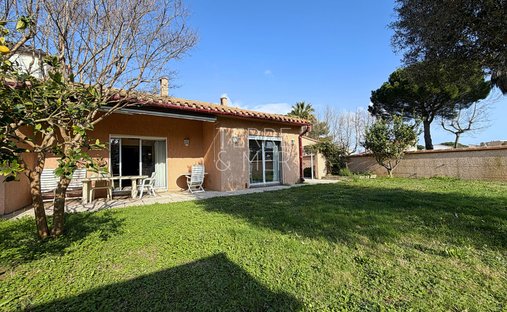 House in Saint-Cyprien, Occitania, France 1