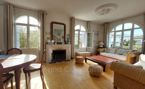 Villa in Le Chay-Les Gardes, Royan, France 1