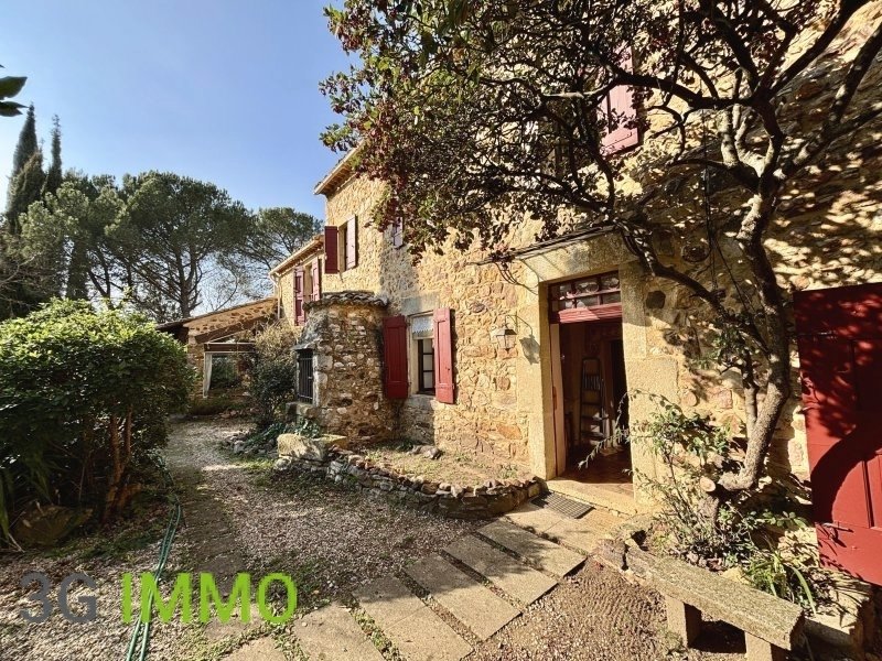 Estate in Uzès, Occitania, France 1 - 17311108