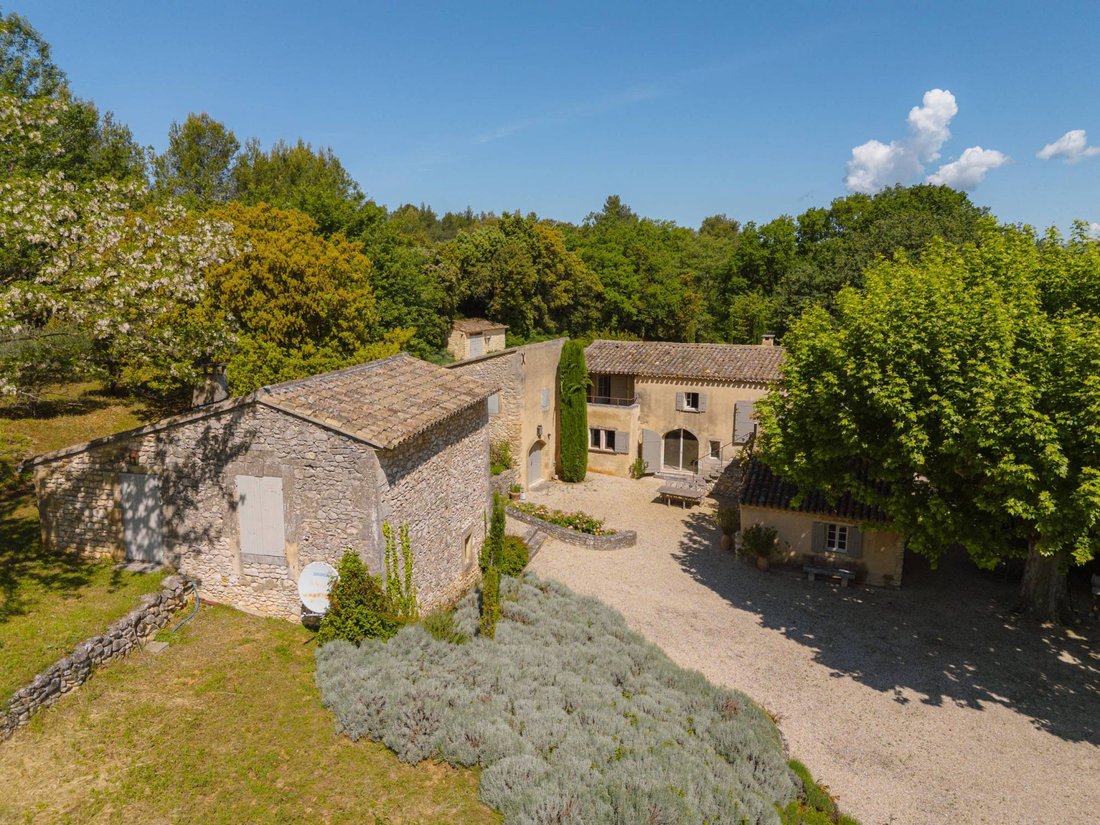 House in Ménerbes, Provence-Alpes-Côte d'Azur, France 2 - 17313247