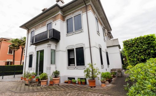 House in Center, Verona, Veneto 1