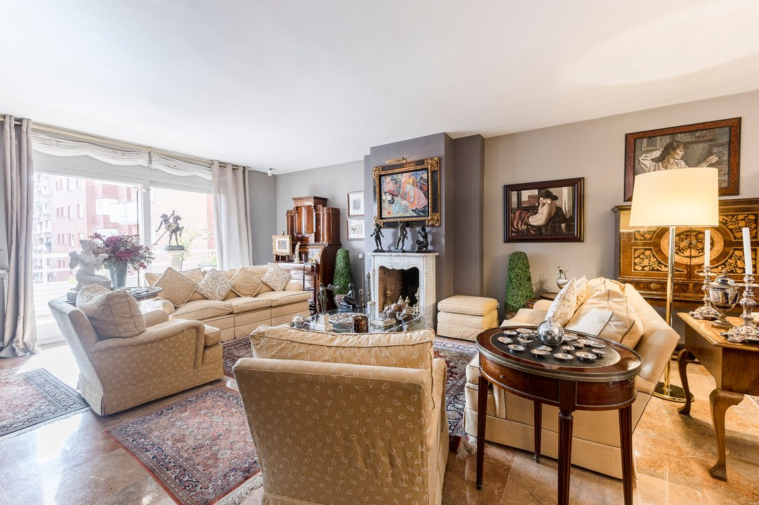 Apartment in Sarrià-Sant Gervasi, Barcelona, Spain 2 - 17312728