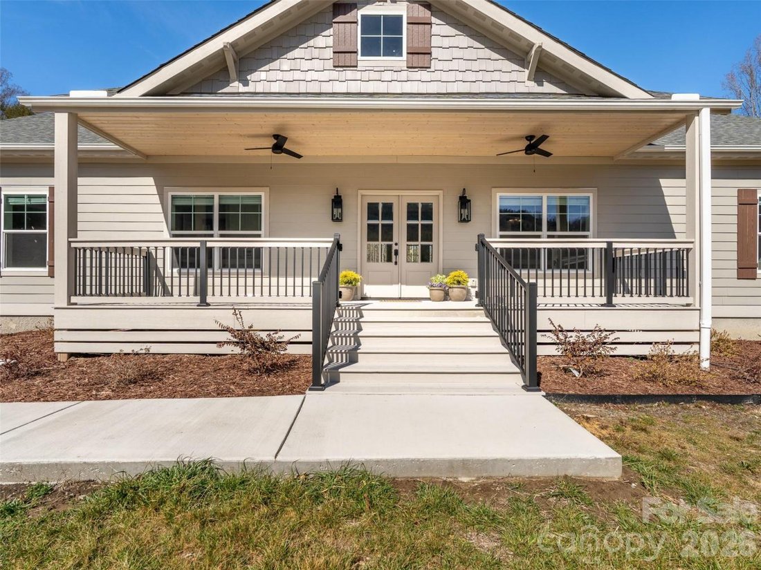 House in Laurel Park, North Carolina, United States 1 - 17316197