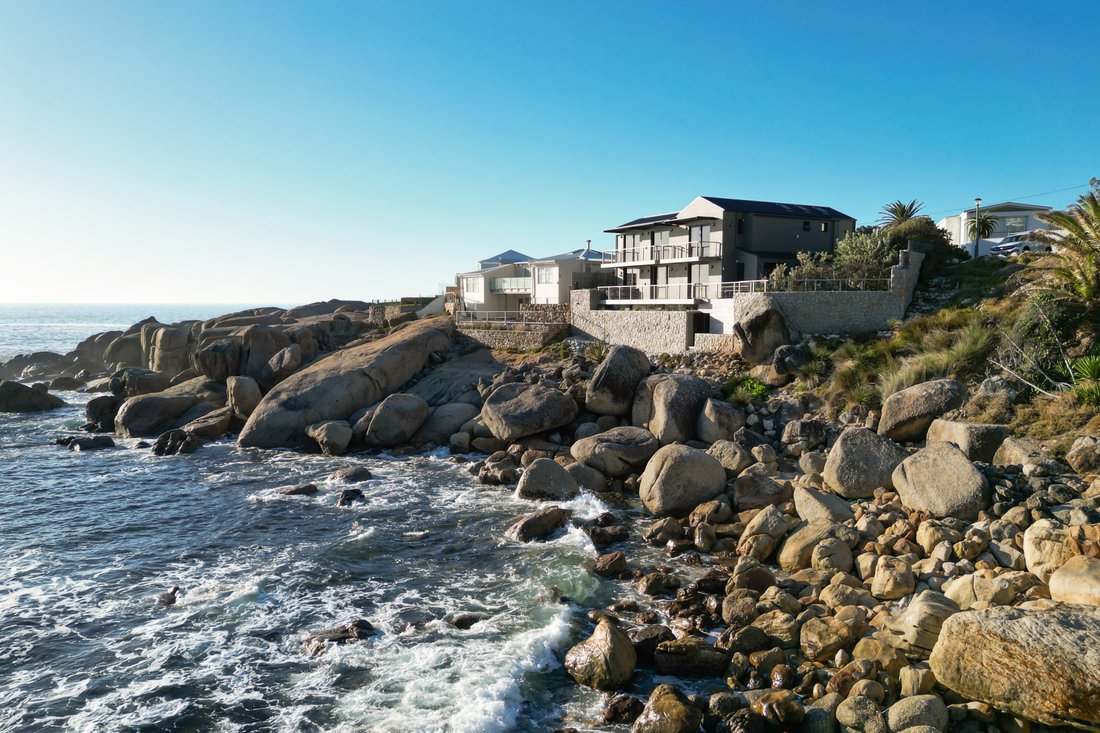 Country House in Camps Bay, Cape Town, South Africa 1 - 17321487