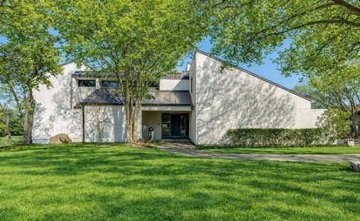 House in Arlington, Texas, United States 1