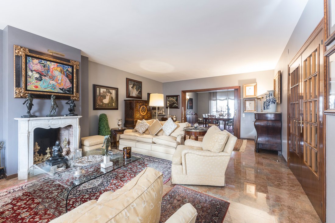 Apartment in Sarrià-Sant Gervasi, Barcelona, Spain 3 - 17312728