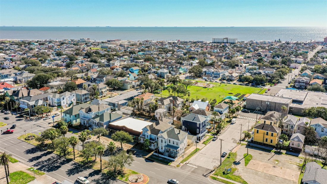 House in Galveston, Texas, United States 1 - 17317639