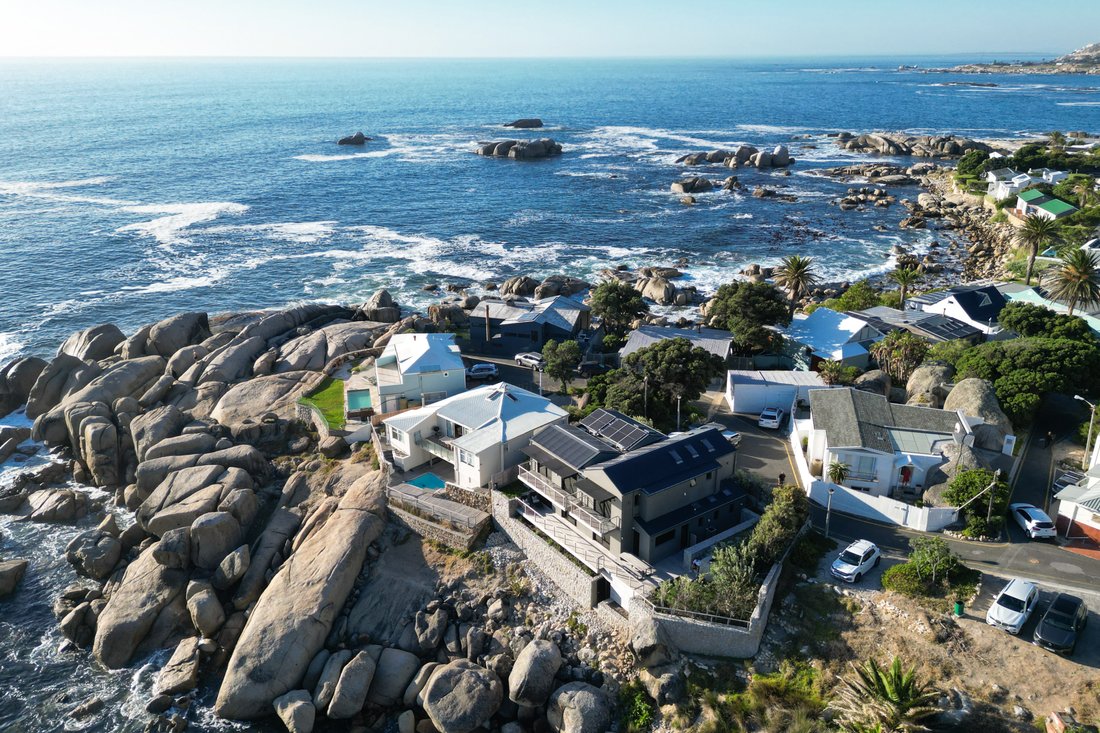 Country House in Camps Bay, Cape Town, South Africa 4 - 17321487