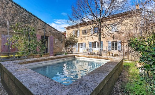 Maison à Robion, Provence-Alpes-Côte d'Azur, France 1