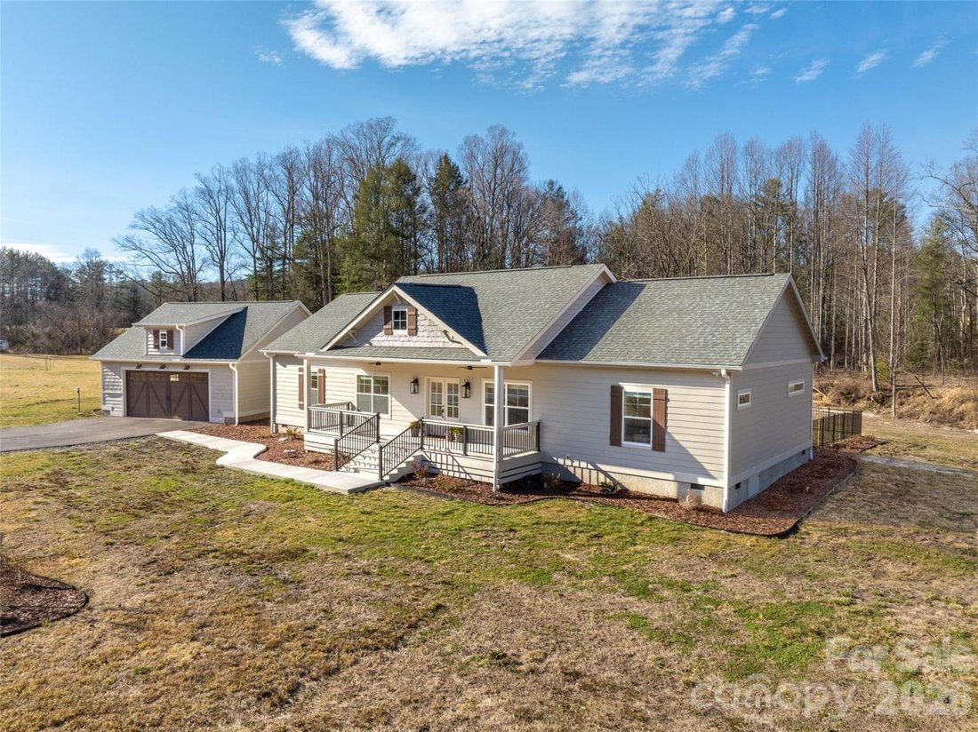 House in Laurel Park, North Carolina, United States 3 - 17316197