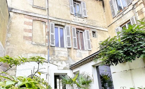 One Of Flat Roof Water Castle, Rochefort ( Commerical)