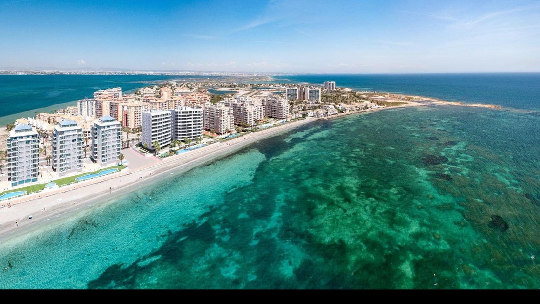 Apartment in La Manga del Mar Menor, San Javier, Región de Murcia 1 - 17316476