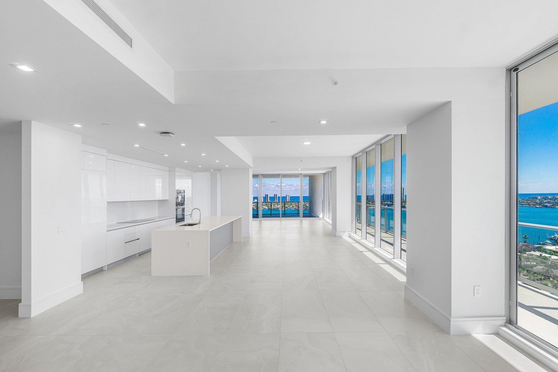 Condo in Lake Park, Florida, United States 3 - 17312711