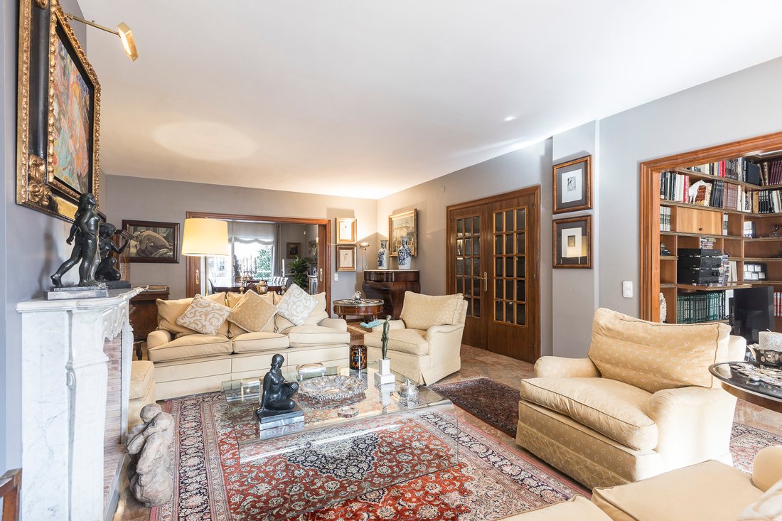 Apartment in Sarrià-Sant Gervasi, Barcelona, Spain 4 - 17312728